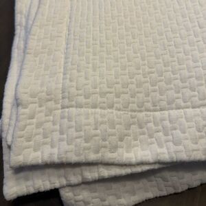 Peacock Alley Standard Matelasse Pillow Shams White SET